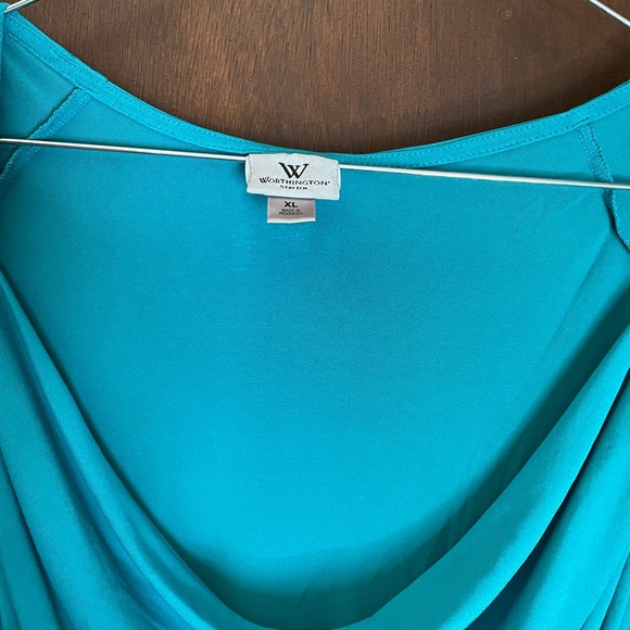 Tops - Picture 2 of 3